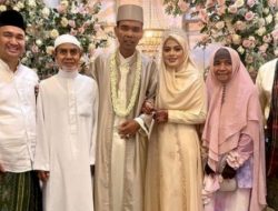 Nikahi Santri Cantik 19 Tahun yang Hafal Qur’an, Ini Fakta di Balik Pernikahan UAS dengan Mahar 244 Gram Emas