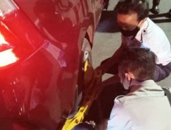 Parkir di Bahu Jalan, Dishub Makassar Gembok 20 Mobil Depan MP