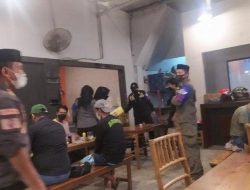 Satgas Raika Makassar Sita Kursi Warkop Masih Buka di Atas Jam Sepuluh Malam