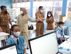 Wawali Makassar Pantau Pelaksanaan Screening Mengunakan Genose Bagi Siswa SMP