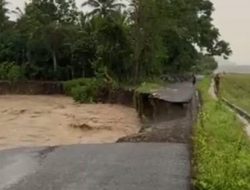 Terkikis Air Sungai, Jalan Penghibung Antar Desa di Polman Terputus