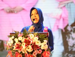 Fatmawati Rusdi Baca Puisi Tentang Ibu, Peserta, Panitia Hingga MC Tak Kuasa Tahan Tangis