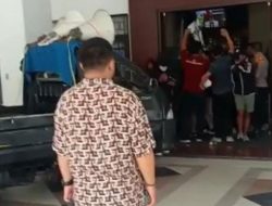 Demo di Kantor Gubernur Sulsel Ricuh, Suporter PSM Ngaku Cuma Mau Main Bola