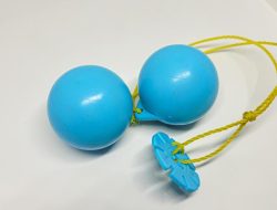 Digandrungi Banyak Orang, Keseringan Bermain Lato-Lato Teryata Bisa Buat Jari Tangan Begini